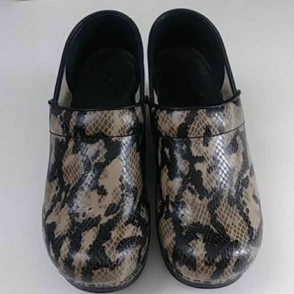Dansko Shoes - DANSKO SNAKE PRINT CLOGS SIZE 38/US 7.5-8